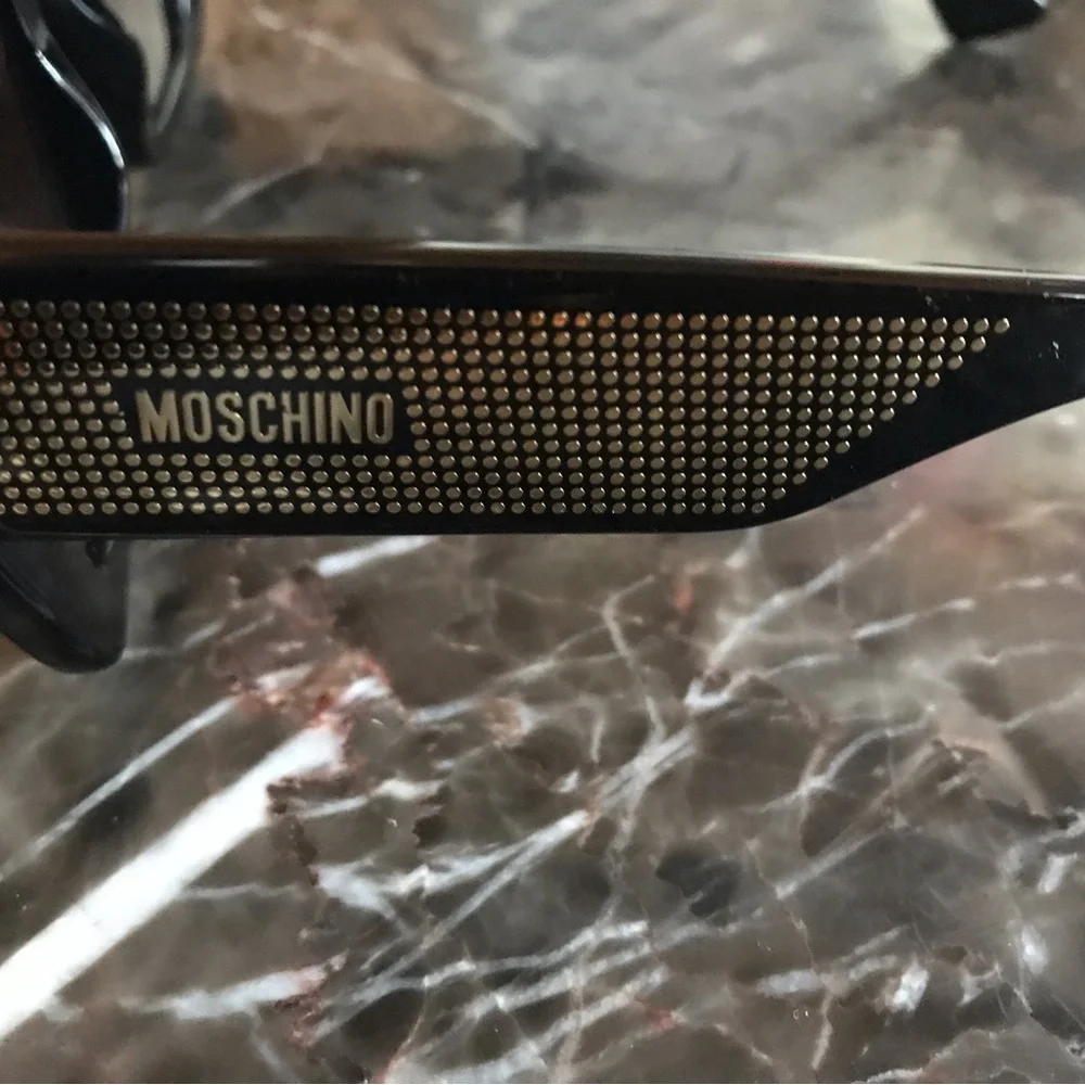 Moschino NWOT square sunglasses - Picture 6 of 7